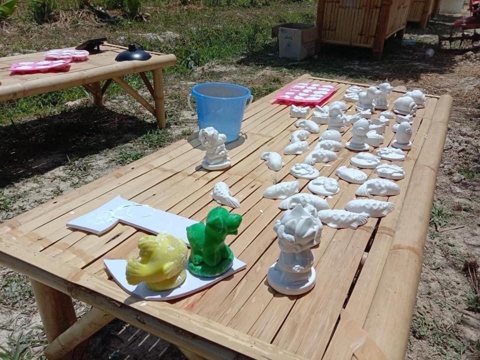 ไร่นาบัวหลวง คาเฟ่ & ฟาร์มสเตย์ Raina Bualuang Cafe & Farm Stay Ban Na No Exterior foto