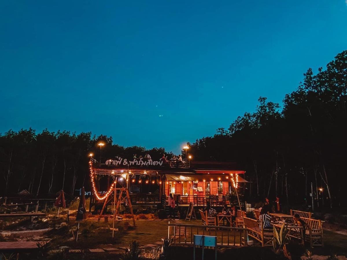 ไร่นาบัวหลวง คาเฟ่ & ฟาร์มสเตย์ Raina Bualuang Cafe & Farm Stay Ban Na No Exterior foto